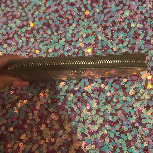 Prada Two Tone Grey Saffiano Leather Wallet - Picture 3 of 8